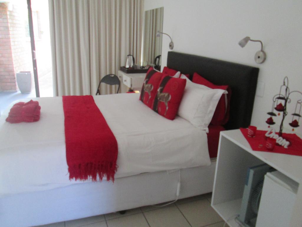 Bed and Breakfast Emitem Plettenberg Bay Zimmer foto